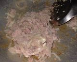 รูปขั้นตอนการทำที่ 3 ของ ผัดแหนมหมูใส่เห็ดปลวก