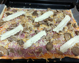 Foto del paso 7 de la receta: Pizza de setas, camembert y brotes tiernos (súper mezcla de quesos)