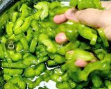 Foto langkah ke 1 dari resep Tumis Pare.