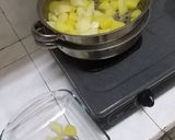 Foto langkah ke 1 dari resep Easy potato cheese caserolle.