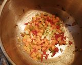 Foto del paso 1 de la receta: Carillas con verduras, salchichas y butifarra