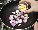 A picture of step 1 of Red Curry/Gravy Paste.