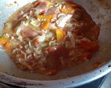 Foto langkah ke 5 dari resep Seblak mie kerupuk.