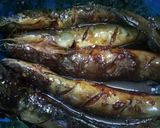 Foto langkah ke 2 dari resep Lele Bakar Lada Hitam.