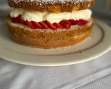 Foto del paso 7 de la receta: Torta de cumpleaños con bizcochuelo exquisita en Essen