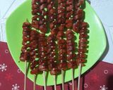 Foto langkah ke 5 dari resep Sate Sosis Ulir.