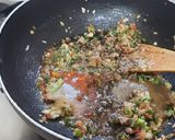 A picture of step 4 of Chinese restaurant style spicy veg manchow soup.