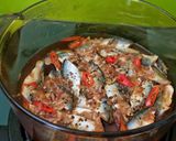 A picture of step 2 of Braised Mackerel with Pepper.