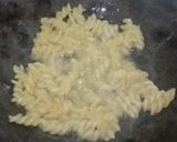 Foto langkah ke 2 dari resep Maklor (Makaroni Spiral Basah Telor).