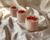 Foto del paso 9 de la receta: 🍓Petit suisse con frutillas frescas, yogur, queso blanco y crema 🍓
