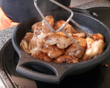 Foto del paso 9 de la receta: Pollo en salsa de cebolla