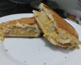 Foto del paso 8 de la receta: Sándwich🧅🥯de cebolla🍍y piña caramelizadas🥐con queso🥯🍯🧀