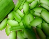 Hình bước làm 1 của món Bí xanh xào lòng vịt