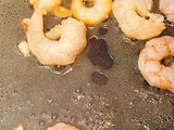 Revuelto de grelos con gambas