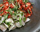 Foto langkah ke 6 dari resep Tumis sambal terong kacang panjang.