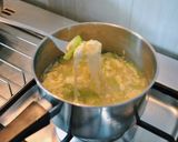 Foto langkah ke 6 dari resep Sop Oyong Telur.