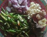 Foto langkah ke 2 dari resep Tumis Usus Cabe Ijo.