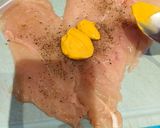 Foto langkah ke 2 dari resep Baked Chicken Cordon Bleu.