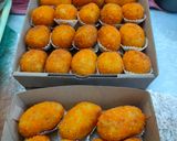 Foto langkah ke 10 dari resep (625) Kroket kentang isi daging. (Premium) (Frozen).