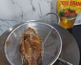 Foto langkah ke 5 dari resep Ikan Goreng Sederhana.