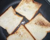 A picture of step 2 of Pan toasted bread.