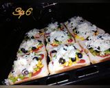 A picture of step 2 of Bread pizza.