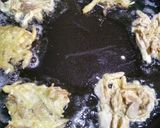 Foto del paso 2 de la receta: Tortitas de pollo en salsa de tomate!