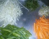 A picture of step 2 of Deep Fried Vegetable noodles (Indomie).