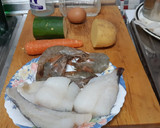 Foto del paso 2 de la receta: Bacalao gratinado, con langostinos y verduras