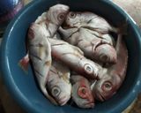 Foto langkah ke 1 dari resep Asem asem ikan kunir an.