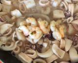 Foto del paso 10 de la receta: Arroz con sepia y calamares