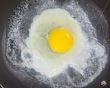 Foto del paso 7 de la receta: 🍲🧀🥚Sopa salvadora de 4 ingredientes + sopa crema con queso y huevo 🥚🧀🍲