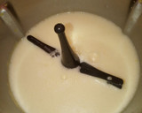 Foto del paso 3 de la receta: Magdalenas caseras rellenas de fresa en robot MC