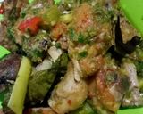 Foto langkah ke 2 dari resep Ayam Balado lombok hijau.