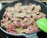 Foto del paso 2 de la receta: Higadito pollo encebollado 🐓 🧅 🧄 🍀🍀🍀