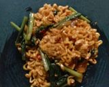 Foto langkah ke 5 dari resep Mie goreng pedas.
