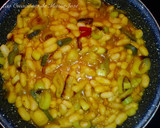 Foto del paso 2 de la receta: Alubias con puerro y pimientos