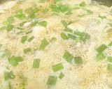 A picture of step 4 of Spinach omelette soufflé with spring onions.