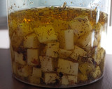 Foto del paso 3 de la receta: Queso en aceite de oliva y especias
