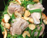 Hình bước làm 3 của món Mì Trứng Nấu Xương Heo