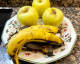 Foto del paso 1 de la receta: Pastel de plátano y manzana sin amasar