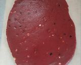 A picture of step 5 of Red velvet choco chips cookies.