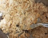 A picture of step 3 of Rava besan laddu.