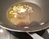 Foto del paso 4 de la receta: Ternera con salsa de vino manzanilla y ajo con higos