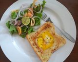 Foto langkah ke 5 dari resep Butter Garlic Egg Toast.