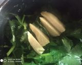 A picture of step 2 of Peanut and green coriander chutney.