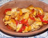 Foto del paso 3 de la receta: Tiras de pollo al wok con pimientos  (3 variantes con la misma receta)