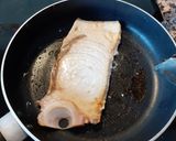 Foto del paso 1 de la receta: Pez espada en salsa de yogur cremosa