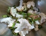 A picture of step 2 of Cauliflower Pakoda - South Indian Style.