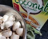 A picture of step 1 of Coconut Mushroom Curry.